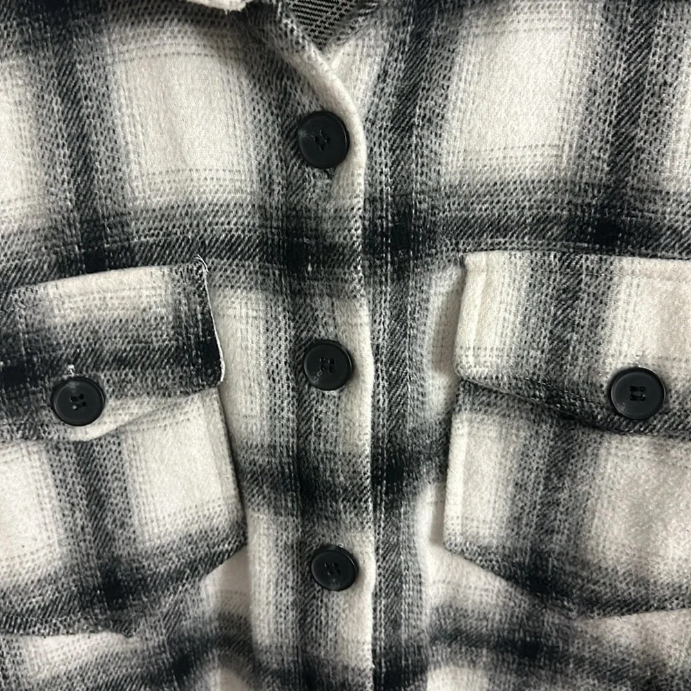 Babe Shacket size large - Picture 2 of 8